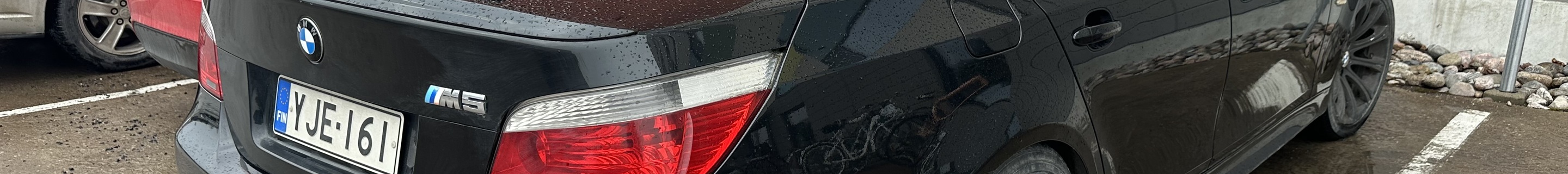 BMW M5 E60 2005