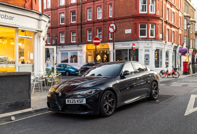 Alfa Romeo Giulia Quadrifoglio 2023