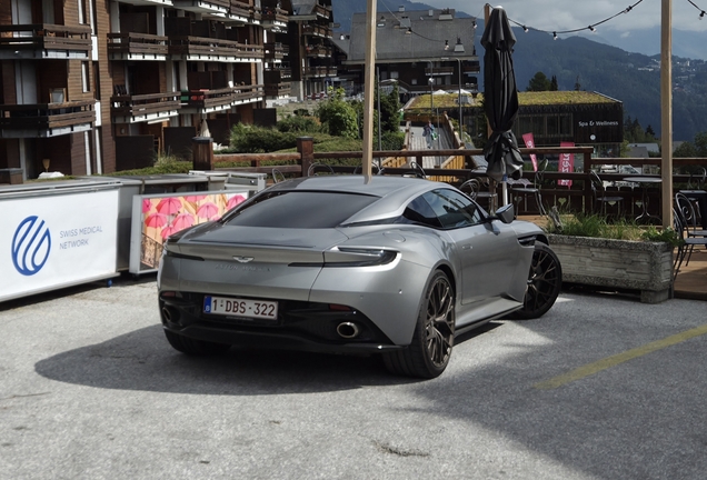 Aston Martin DB12