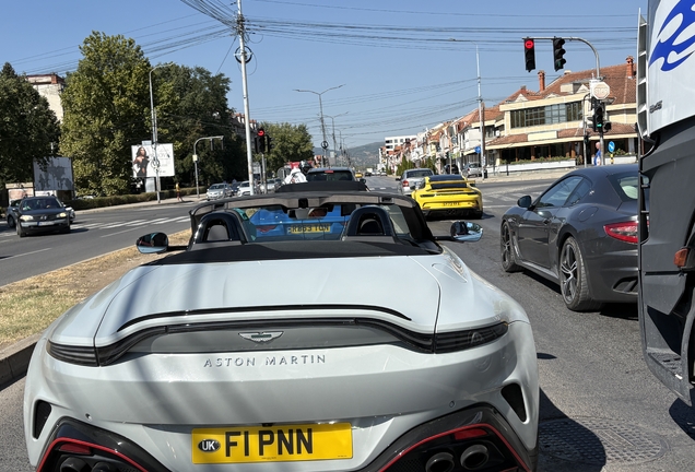 Aston Martin V8 Vantage Roadster 2025