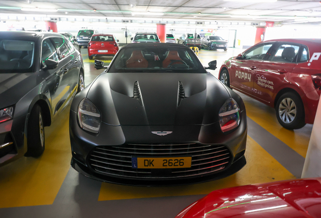 Aston Martin Vanquish Volante 2025