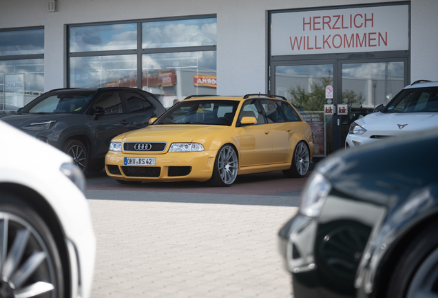 Audi RS4 Avant B5