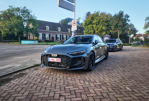 Audi RS5 Avant B10