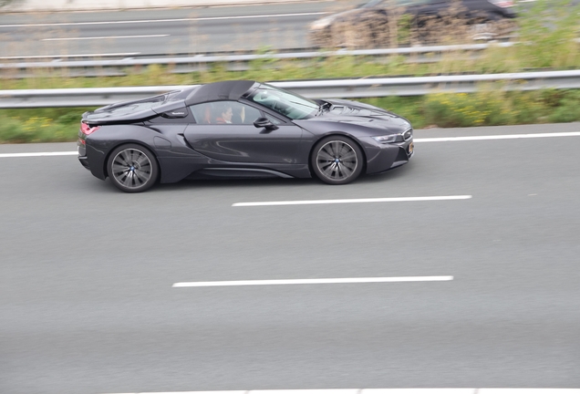 BMW i8 Roadster