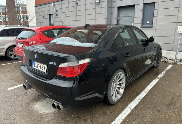 BMW M5 E60 2005
