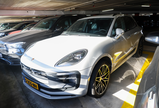 Porsche 95B Macan GTS MkIII