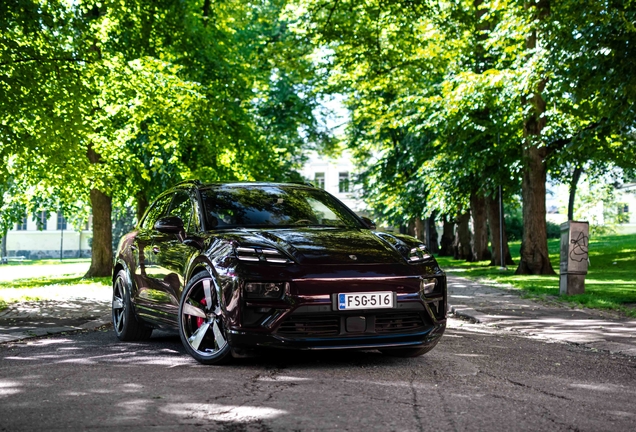 Porsche Macan EV Turbo