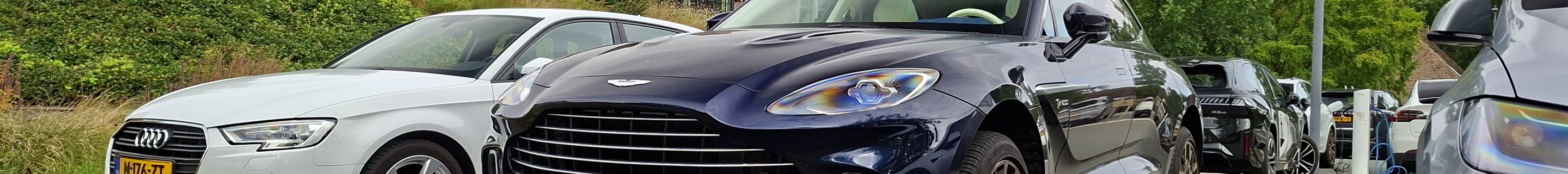 Aston Martin DBX