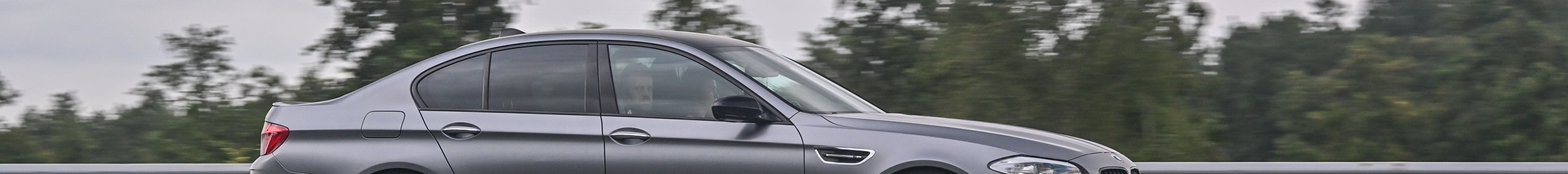 BMW M5 F10 2011