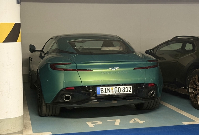 Aston Martin DB12