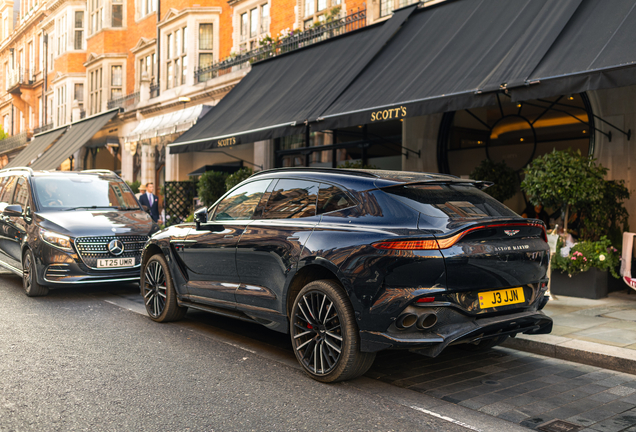 Aston Martin DBX707