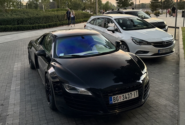 Audi R8 v8