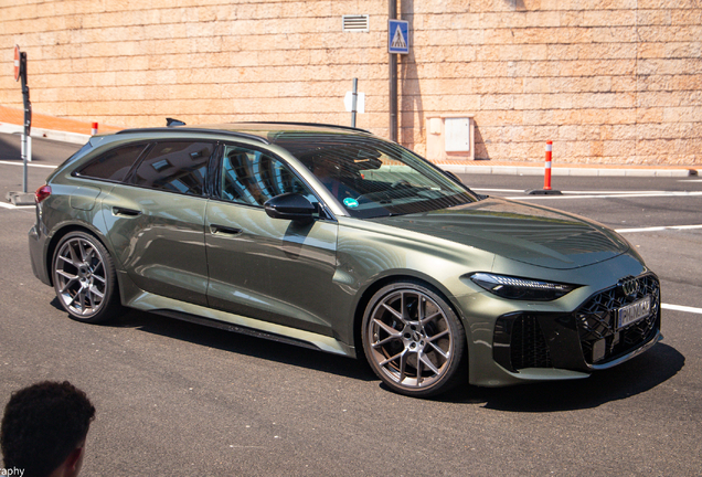 Audi RS5 Avant B10