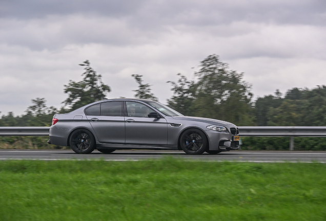 BMW M5 F10 2011