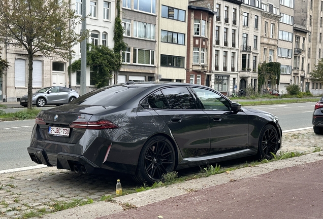 BMW M5 G90