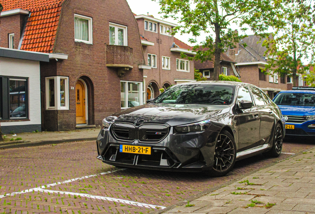 BMW M5 G90
