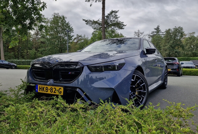 BMW M5 G90