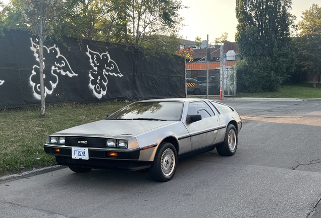 DeLorean DMC-12