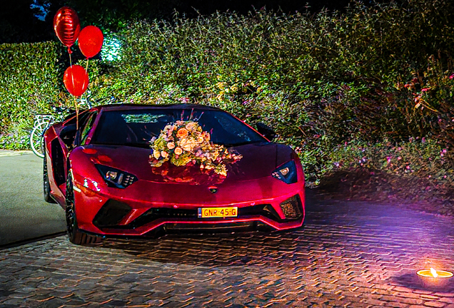 Lamborghini Aventador S LP740-4