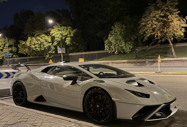 Lamborghini Huracán LP640-2 STO