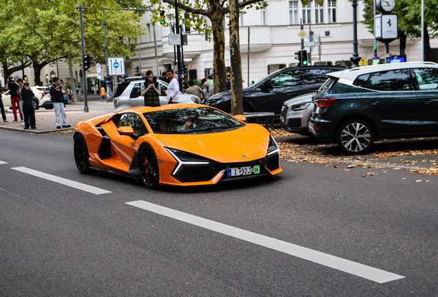 Lamborghini Revuelto