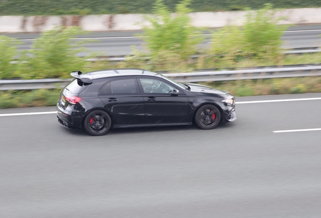 Mercedes-AMG A 45 S W177