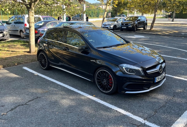 Mercedes-AMG A 45 W176 2015