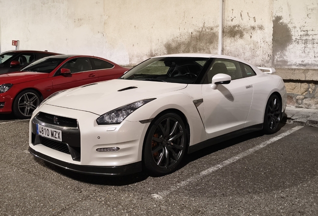 Nissan GT-R