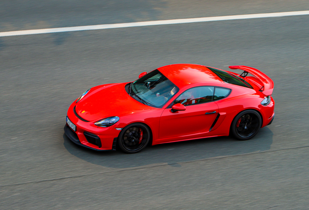 Porsche 718 Cayman GT4