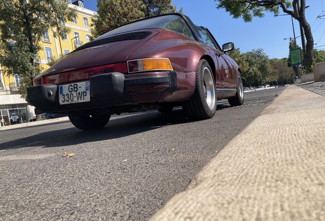 Porsche 911 SCRS