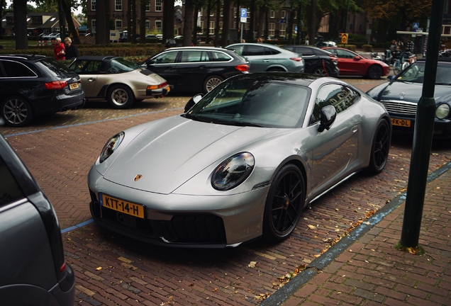 Porsche 992 Carrera 4 GTS MkII