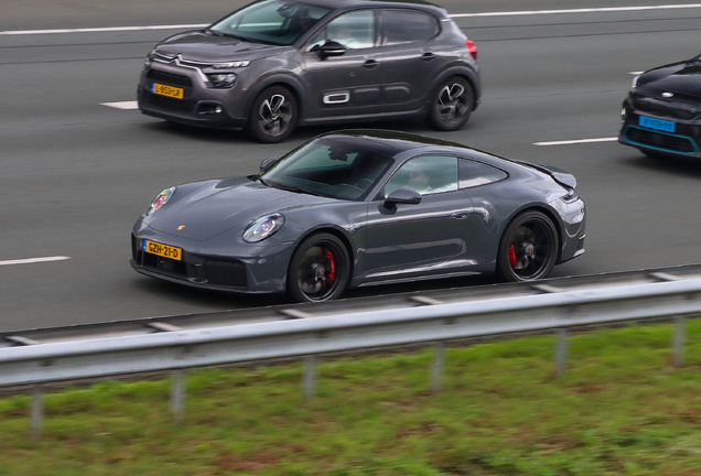 Porsche 992 Carrera 4 GTS MkII