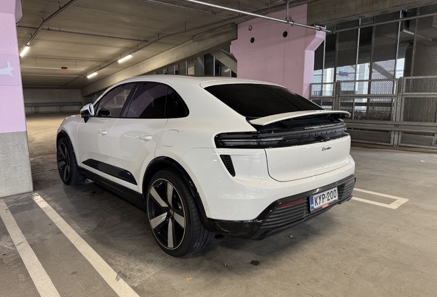 Porsche Macan EV Turbo