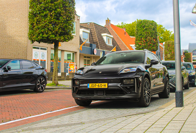 Porsche Macan EV Turbo