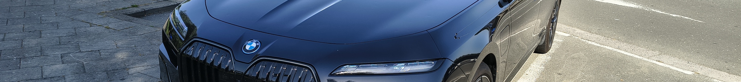 BMW M760e xDrive