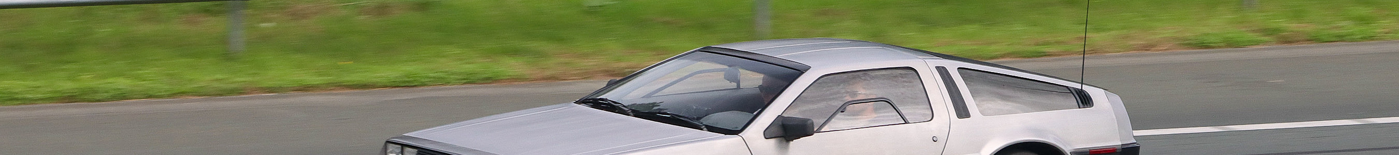 DeLorean DMC-12