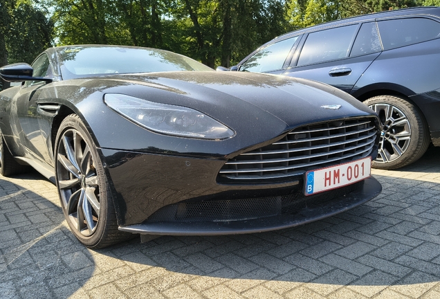 Aston Martin DB11 V8