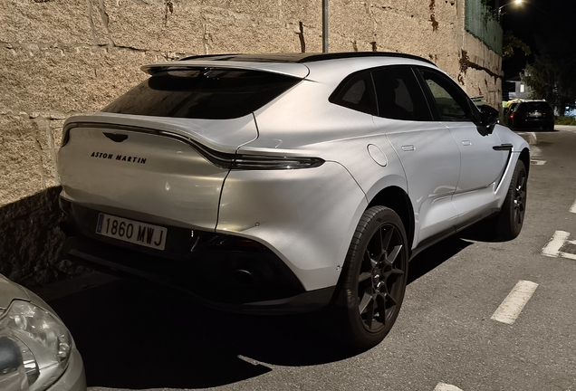 Aston Martin DBX