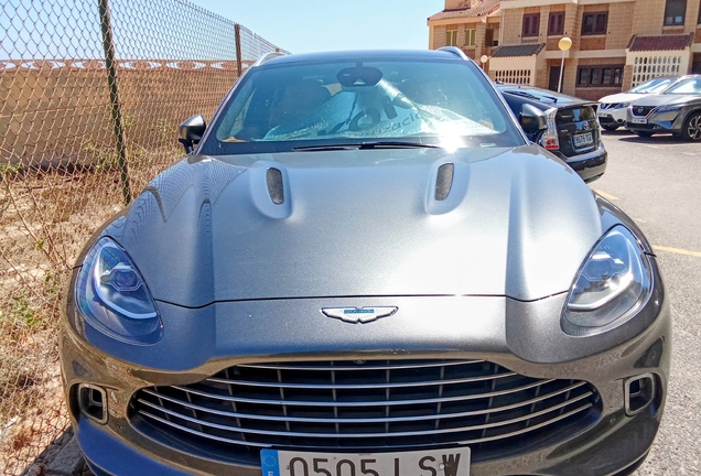 Aston Martin DBX