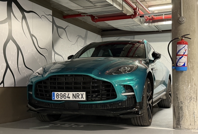 Aston Martin DBX707