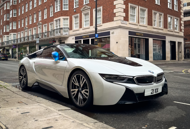 BMW i8 Roadster