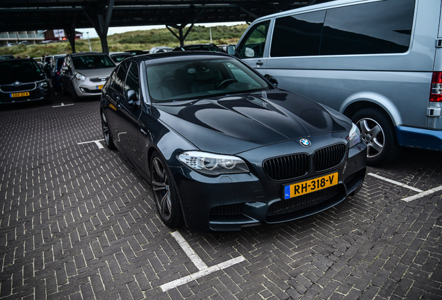 BMW M5 F10 2011
