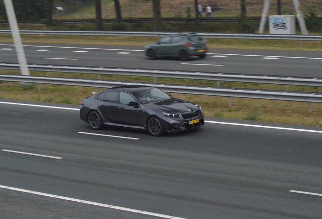 BMW M5 G90