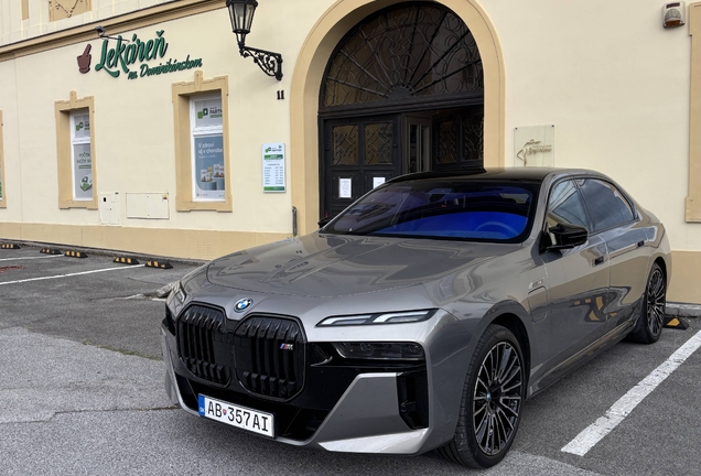 BMW M760e xDrive