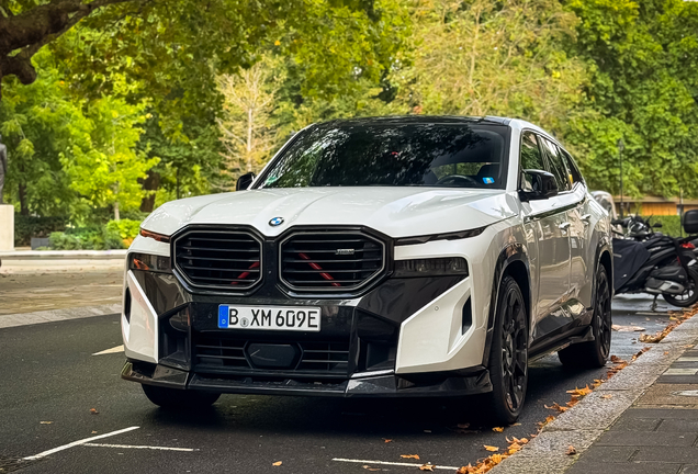 BMW XM G09