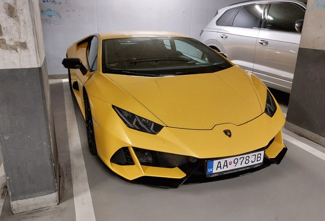 Lamborghini Huracán LP640-4 EVO