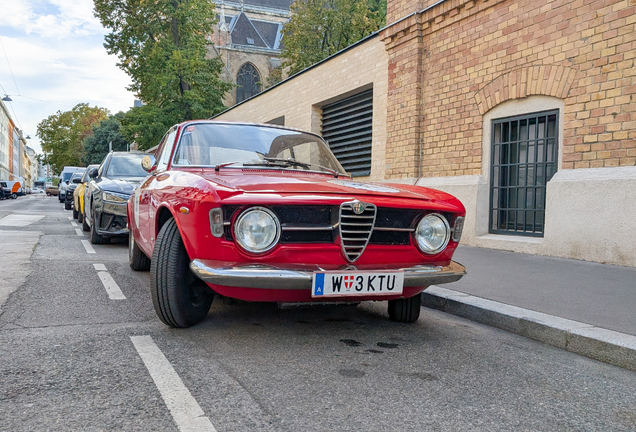 Alfa Romeo GT 1300 Junior