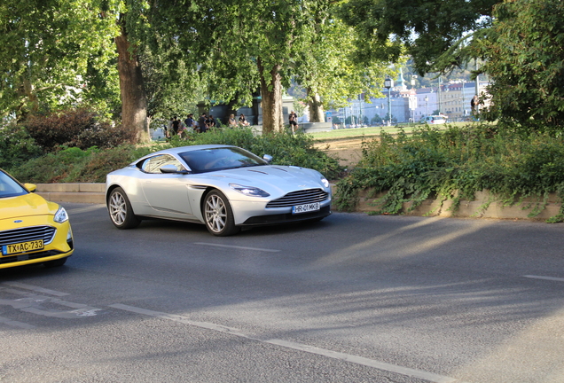 Aston Martin DB11