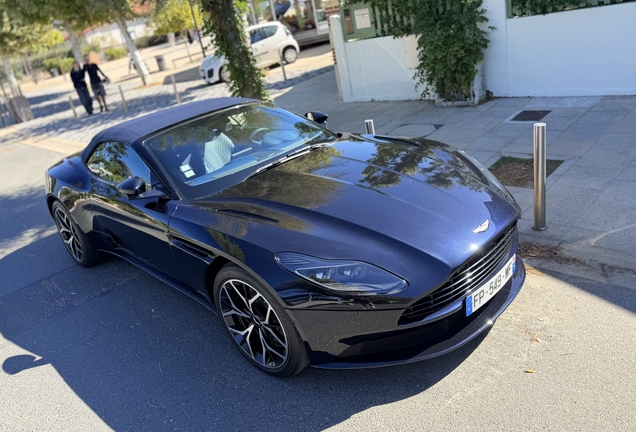 Aston Martin DB11 V8 Volante