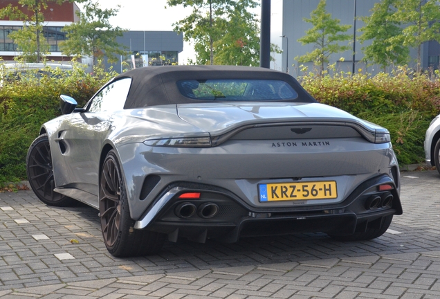 Aston Martin V8 Vantage Roadster 2025